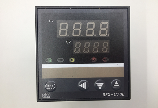 The machine adopts PID temperature system, it shows high precision, and temperature control tolerance ＜1℃.
