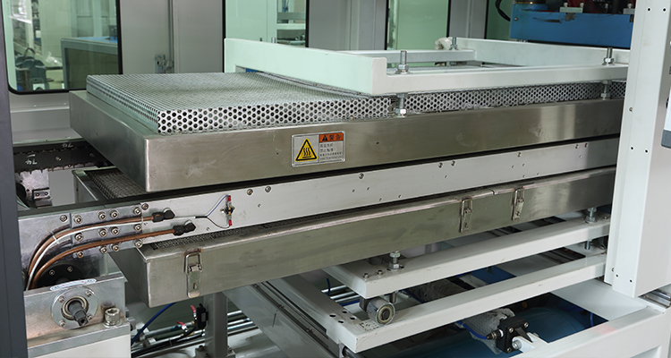 thermoforming machine - heating station