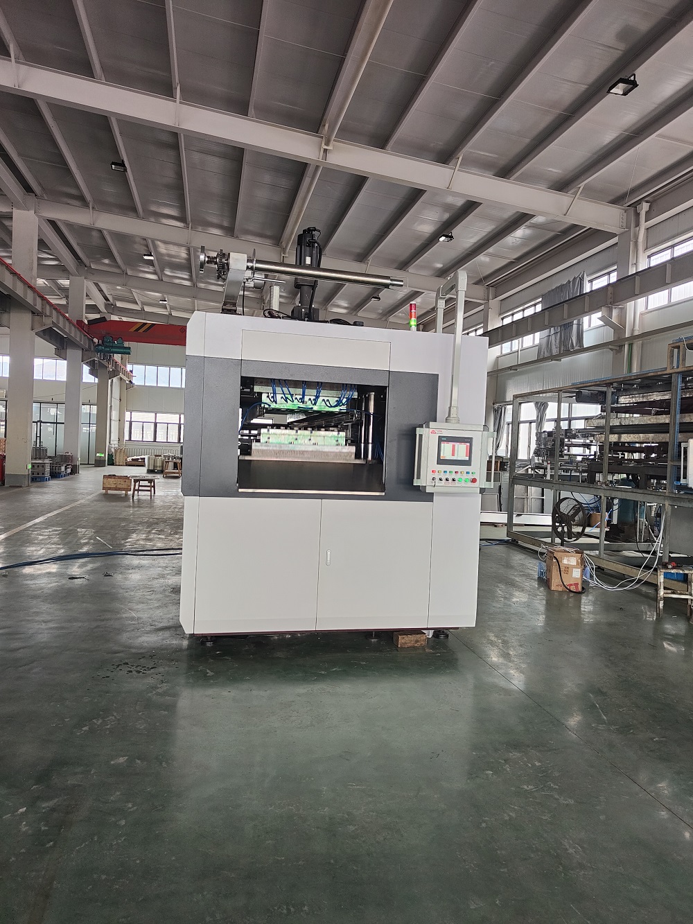 Fully automatic servo plastic cup thermoforming machine